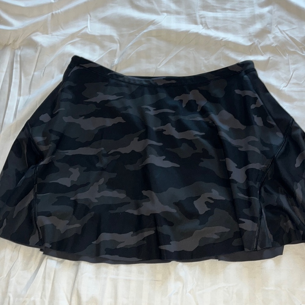 Athleta Match Point Printed Skort Tennis Skirt Black Camo Small